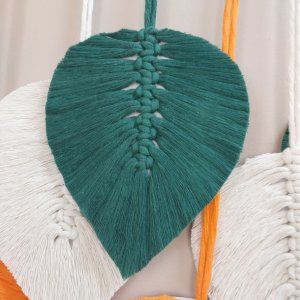 Hanging leaves with macrame art