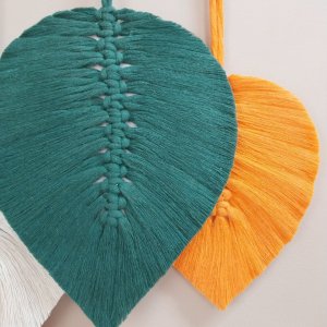 Hanging leaves with macrame art